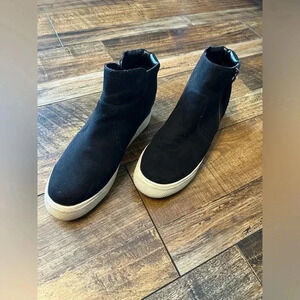 Universal Thread Womens 10 Cindy Black‎ Faux Suede Platform Sneaker Bootie EUC